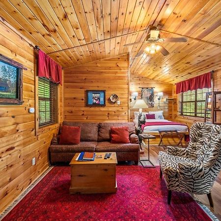 Cabin 5 Studio Cabin With Hot Tub, Water View And Fire Pit Vila Sevierville Exterior foto