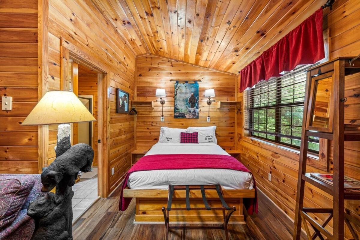 Cabin 5 Studio Cabin With Hot Tub, Water View And Fire Pit Vila Sevierville Exterior foto