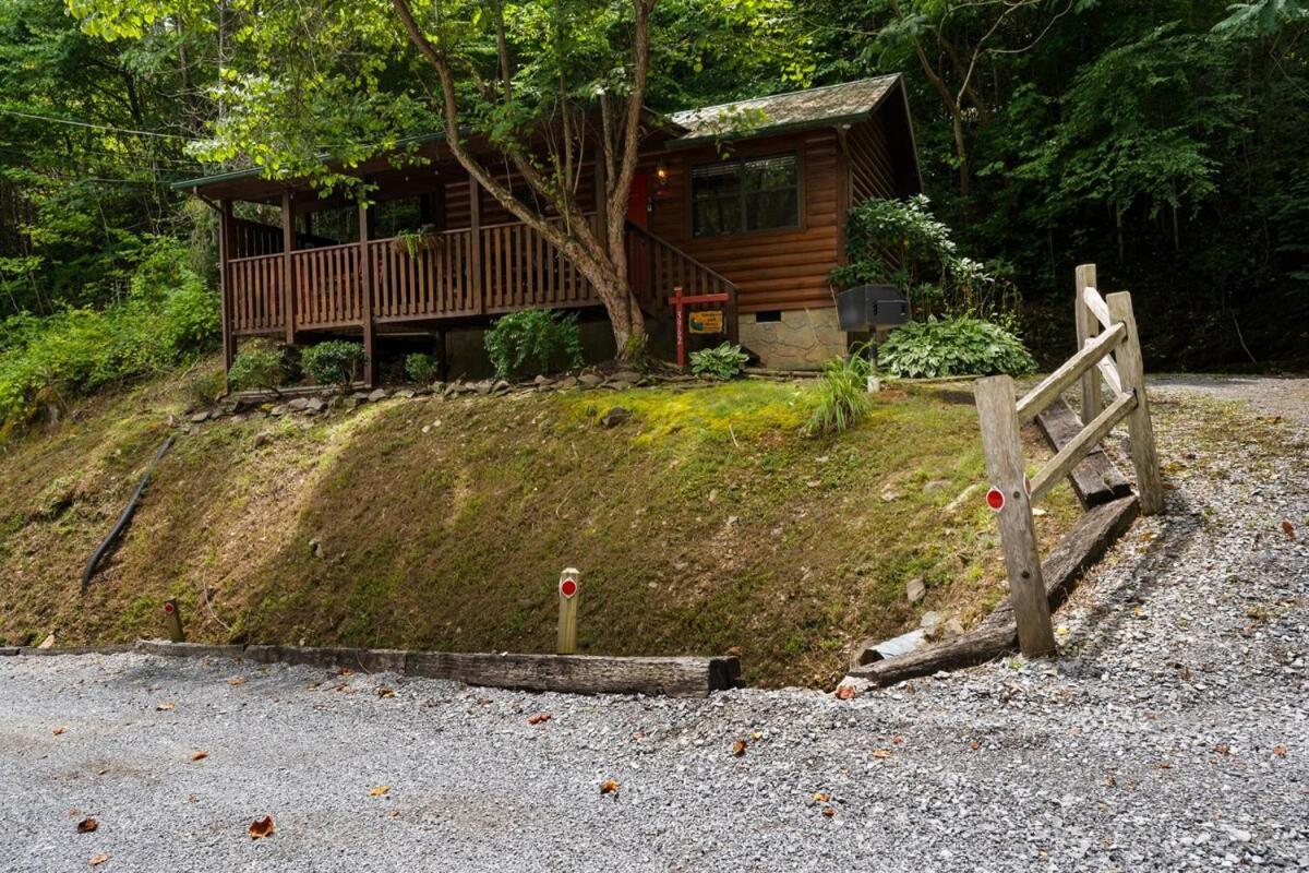 Cabin 5 Studio Cabin With Hot Tub, Water View And Fire Pit Vila Sevierville Exterior foto