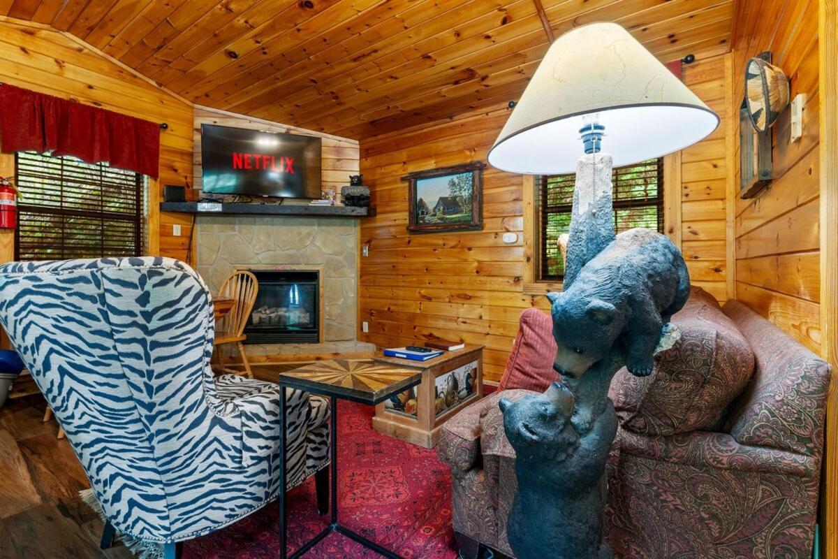 Cabin 5 Studio Cabin With Hot Tub, Water View And Fire Pit Vila Sevierville Exterior foto