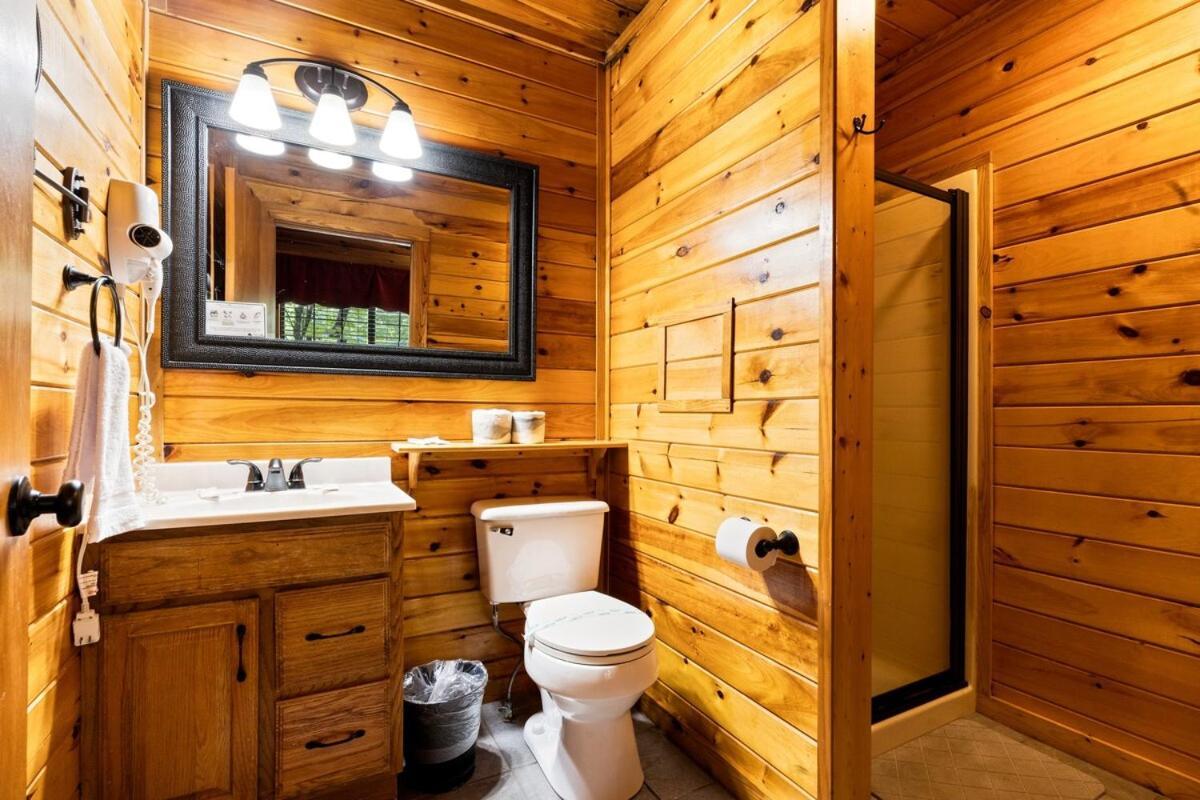 Cabin 5 Studio Cabin With Hot Tub, Water View And Fire Pit Vila Sevierville Exterior foto